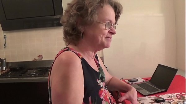 Abuelita italiana guarra  | Vídeo Porno